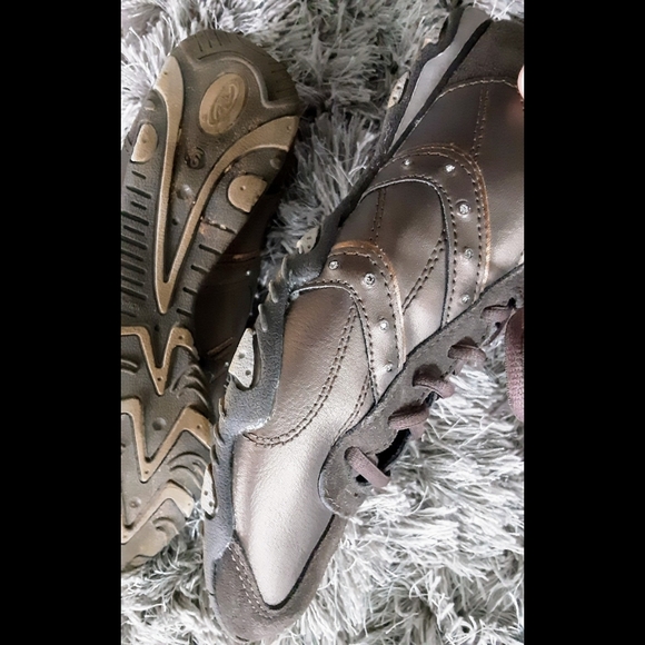 Athletic Works bronze & brown w/rhinestones - Picture 3 of 8